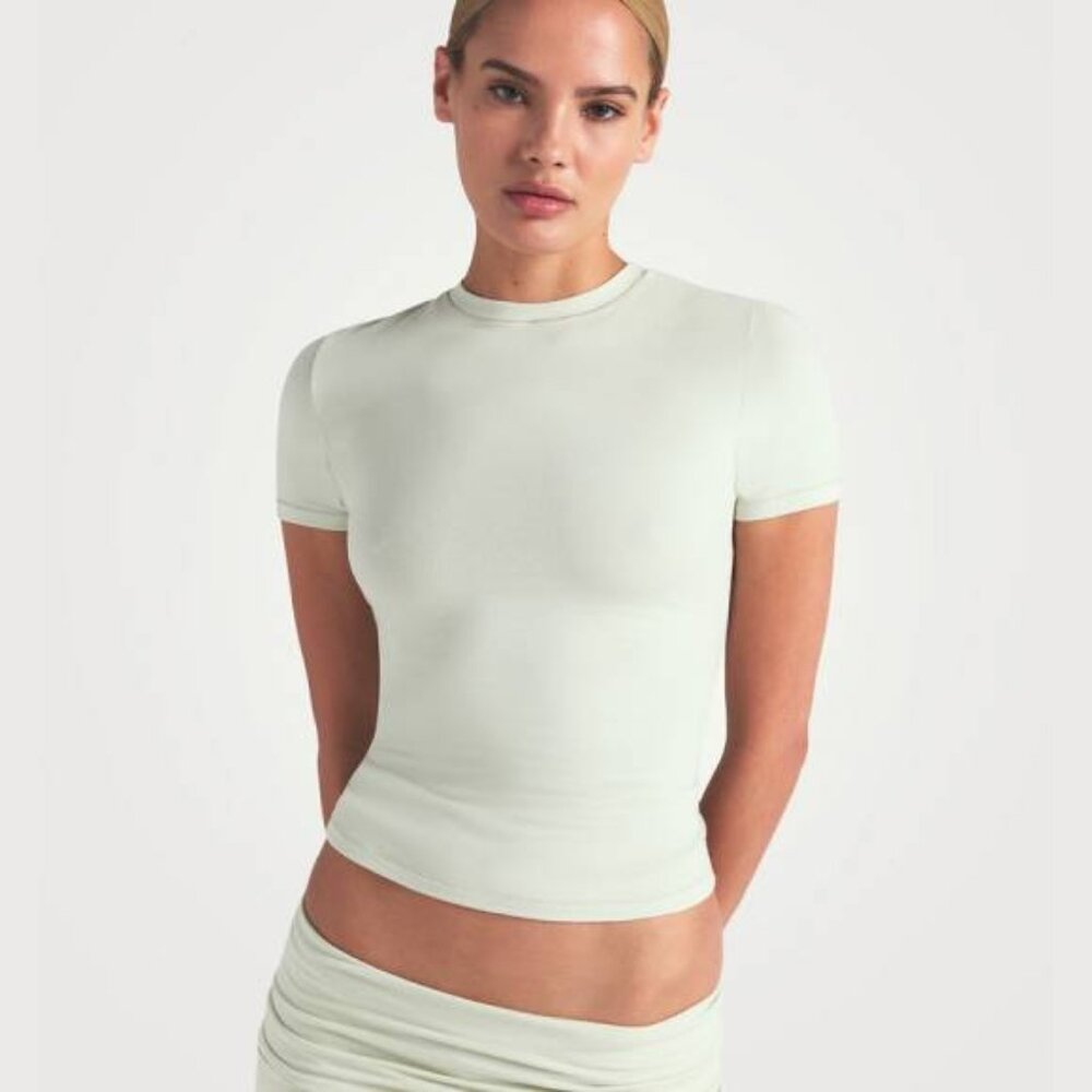SKIMS Cotton Jersey T-Shirt in Spearmint size XS